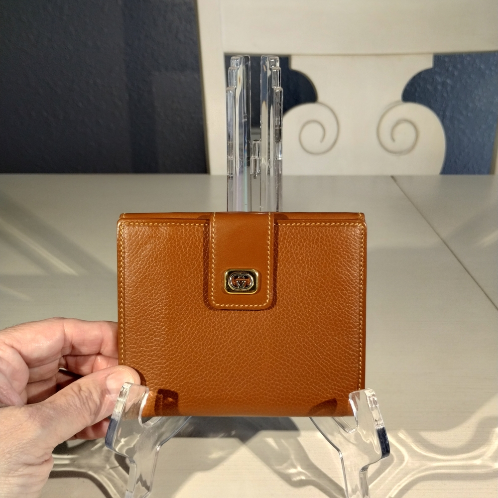 Authentic Gucci Brown Leather Wallet with COA